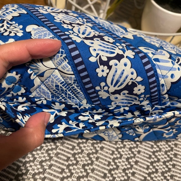 Vera Bradley Blue and White Floral Wallet - Picture 3 of 5